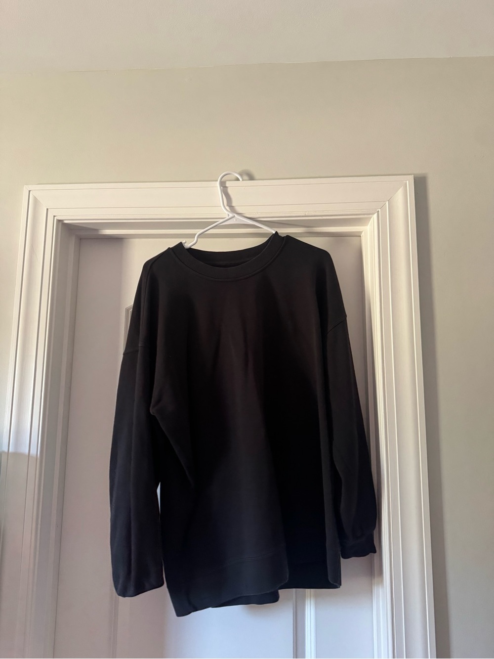Classic Black Crewneck Sweater -lululemon